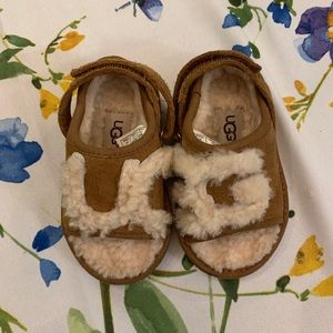 Child UGG slippers. Worn indoors only. Toddler 6